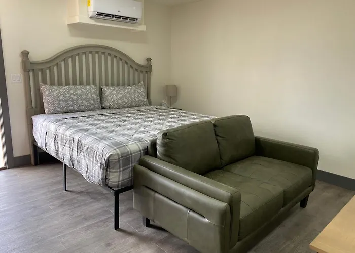 824 Vitsa Apartment